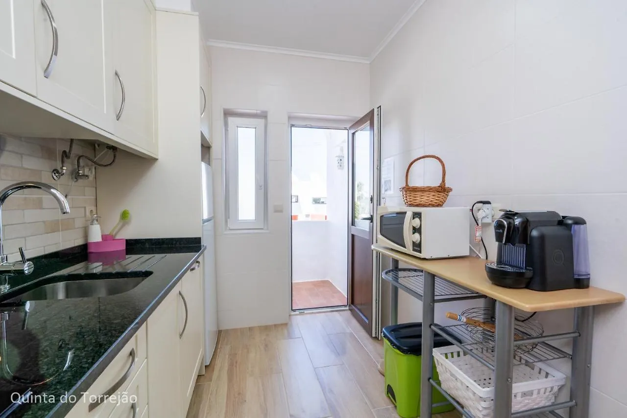 Recently Renovated Apartments With Pool And Wi-Fi Армасан-де-Пера 0*,  Португалия