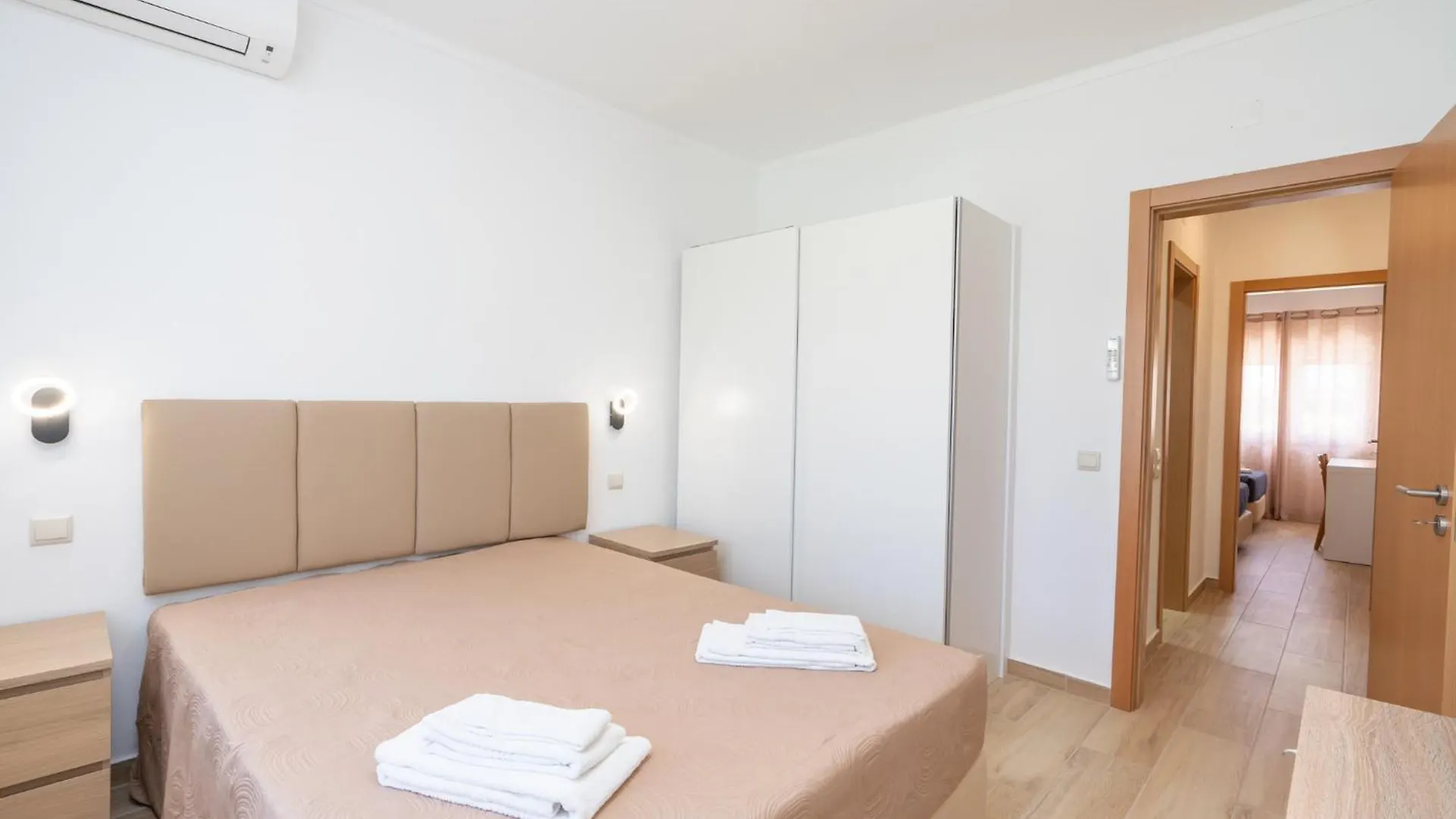 Recently Renovated Apartments With Pool And Wi-Fi Армасан-де-Пера