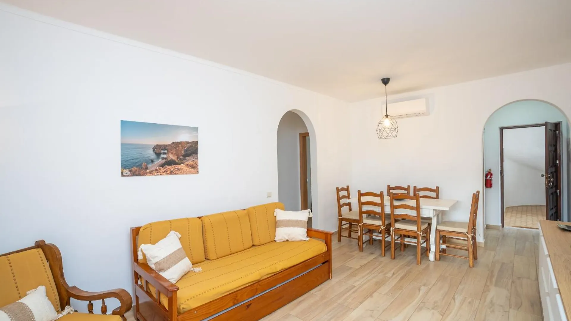 Recently Renovated Apartments With Pool And Wi-Fi Армасан-де-Пера 0*,  Португалия