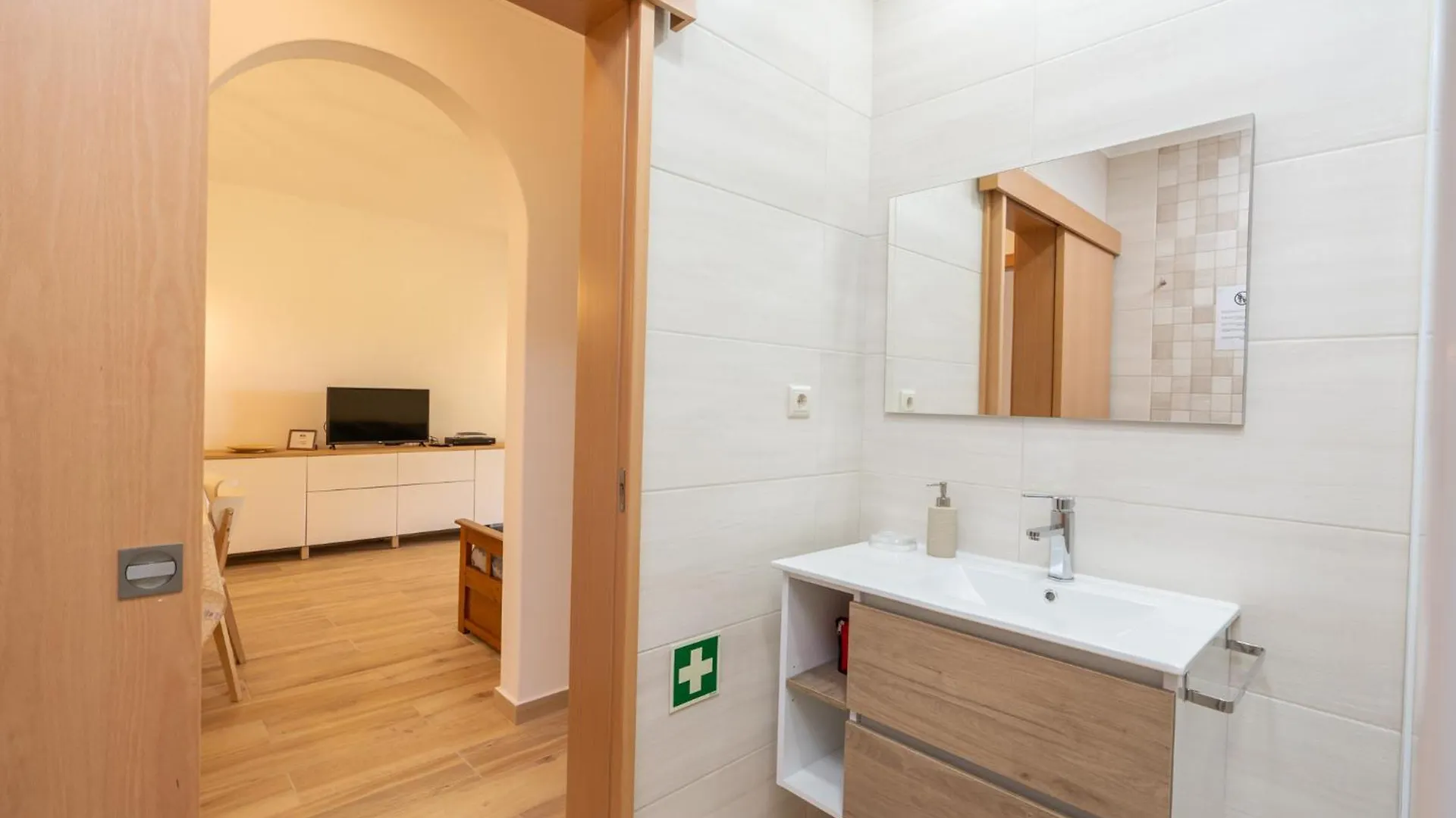 Recently Renovated Apartments With Pool And Wi-Fi Армасан-де-Пера