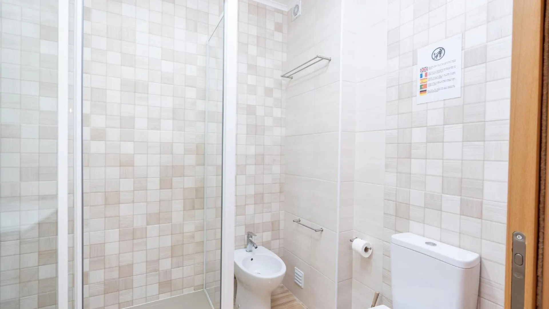 Recently Renovated Apartments With Pool And Wi-Fi Армасан-де-Пера Португалия