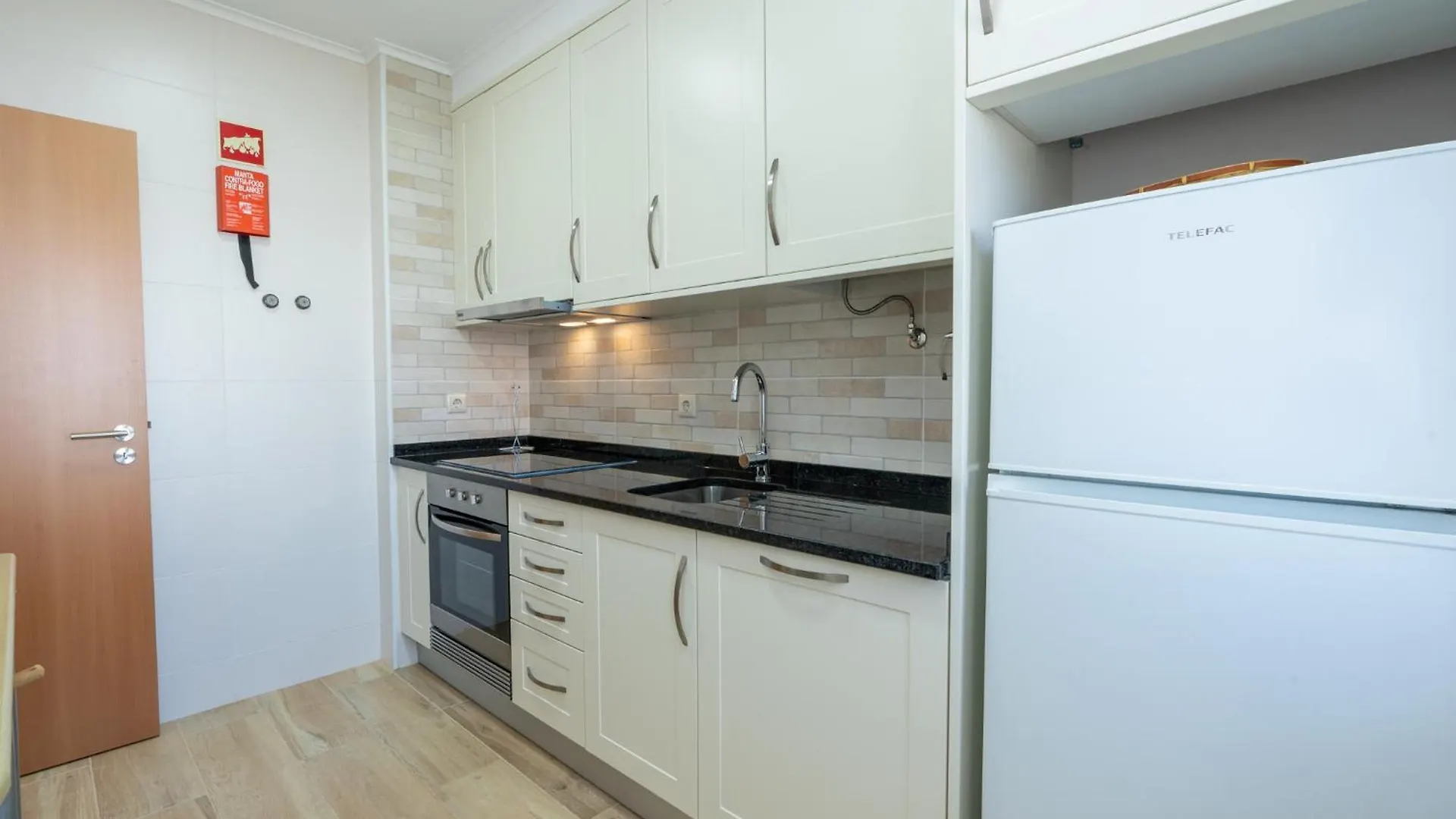 Recently Renovated Apartments With Pool And Wi-Fi Армасан-де-Пера