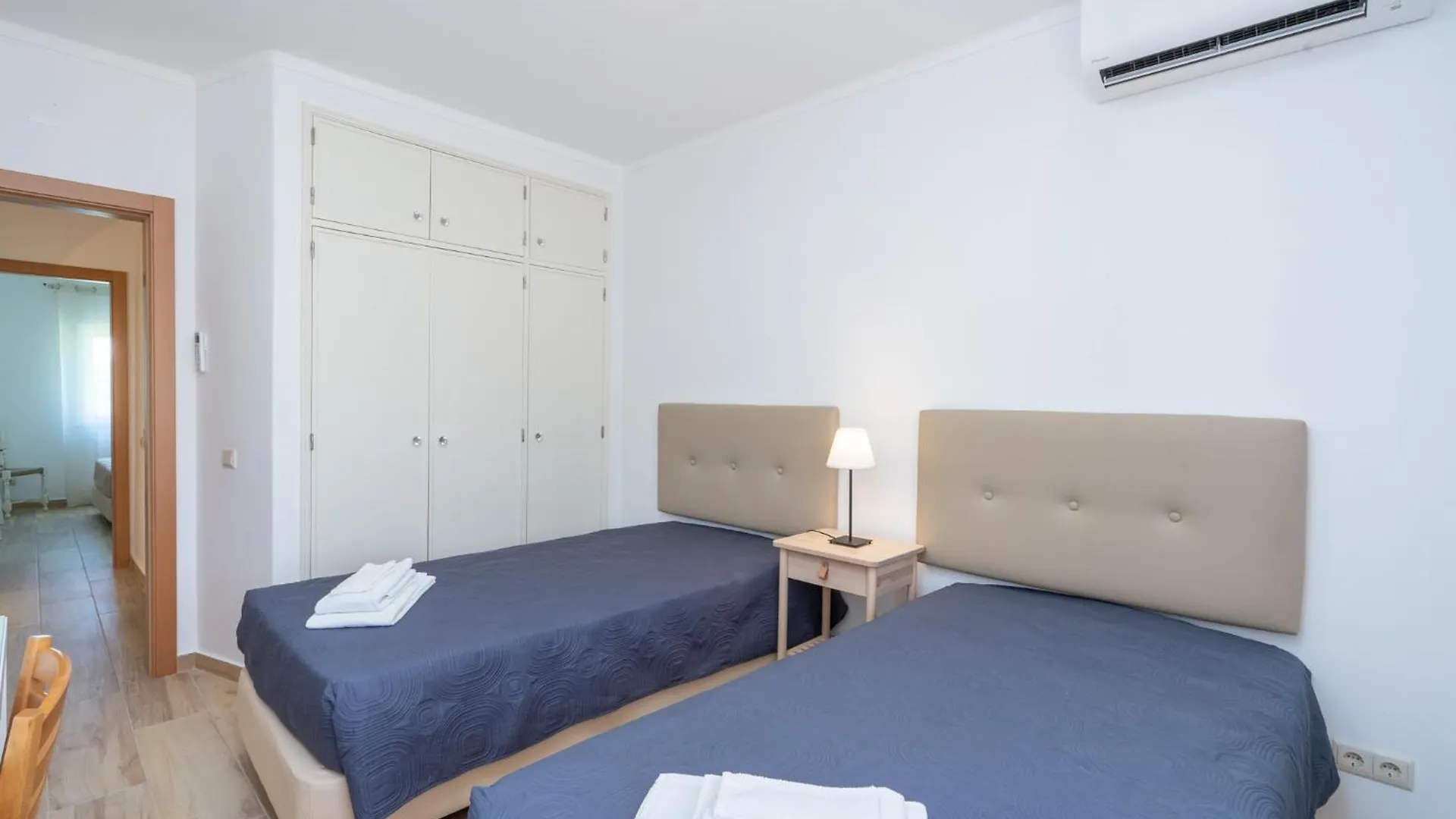 Recently Renovated Apartments With Pool And Wi-Fi Армасан-де-Пера