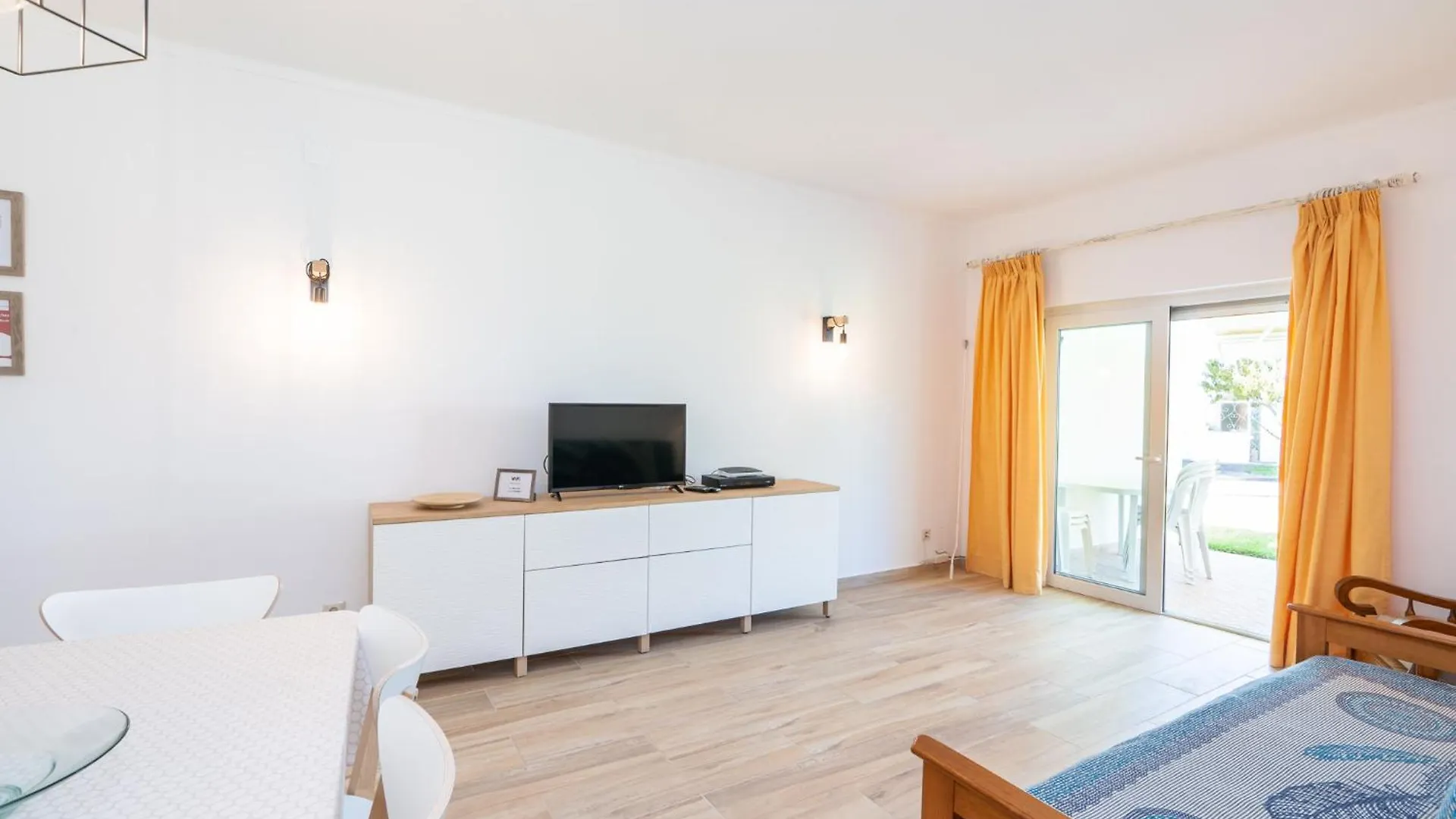 Recently Renovated Apartments With Pool And Wi-Fi Армасан-де-Пера