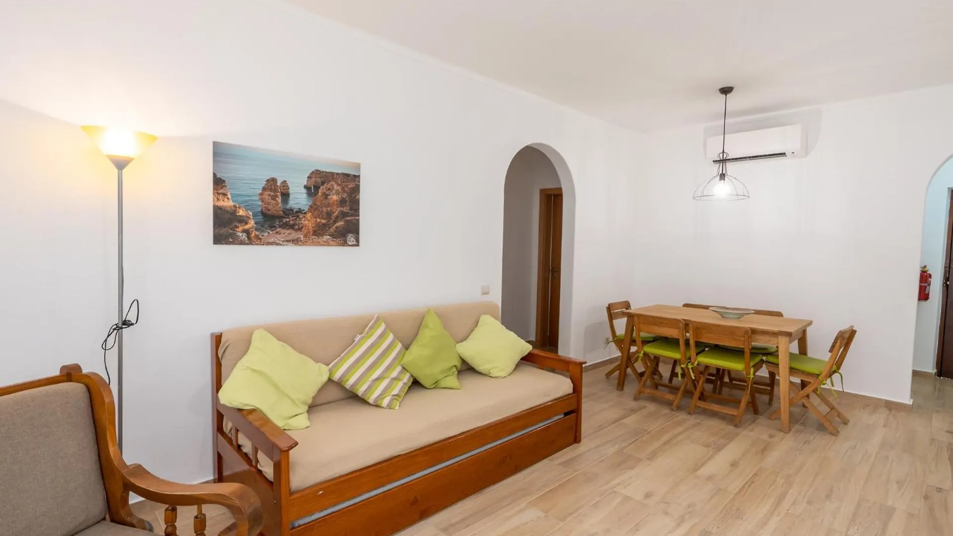Recently Renovated Apartments With Pool And Wi-Fi Армасан-де-Пера Португалия