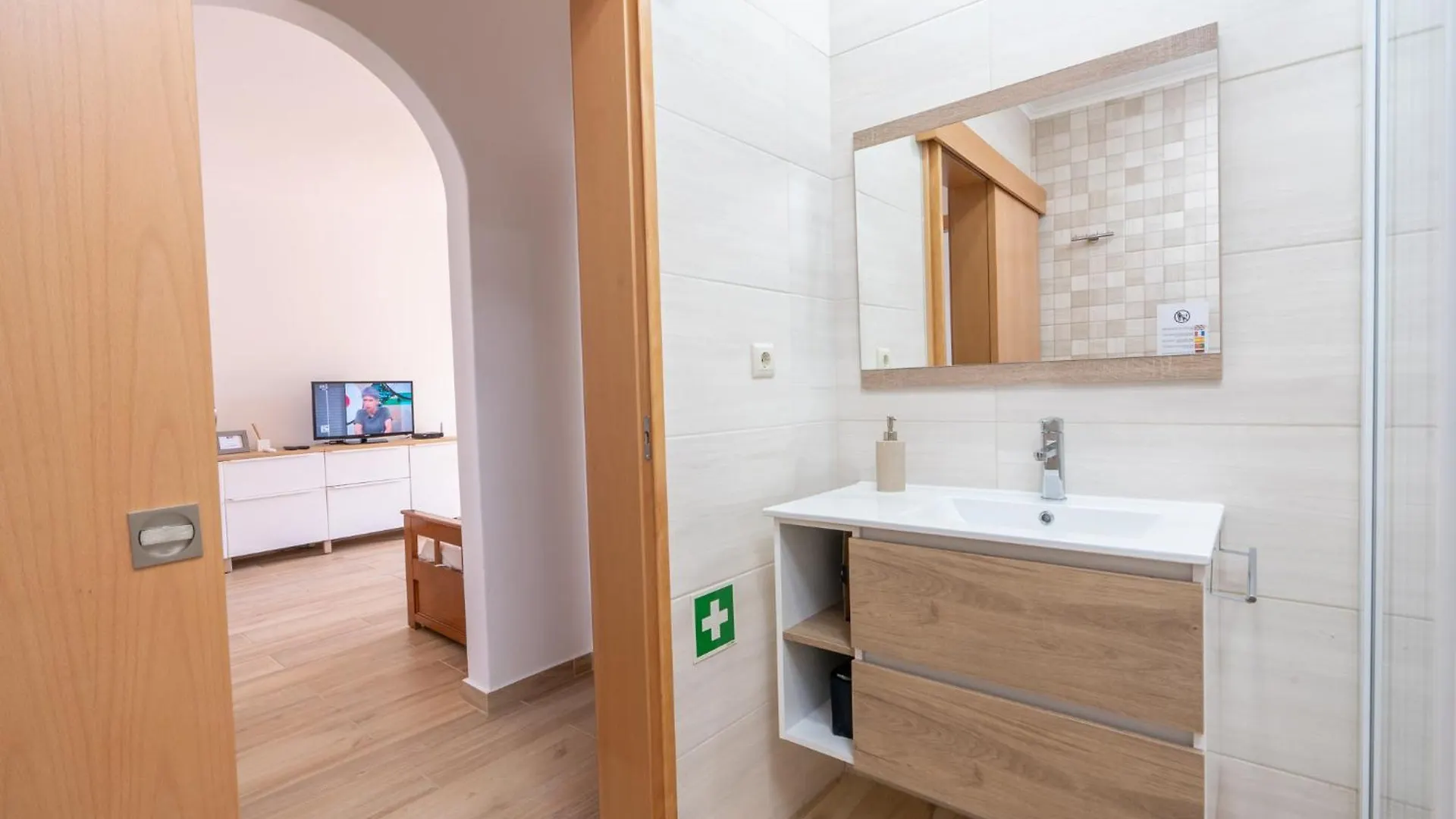 Recently Renovated Apartments With Pool And Wi-Fi Армасан-де-Пера Португалия