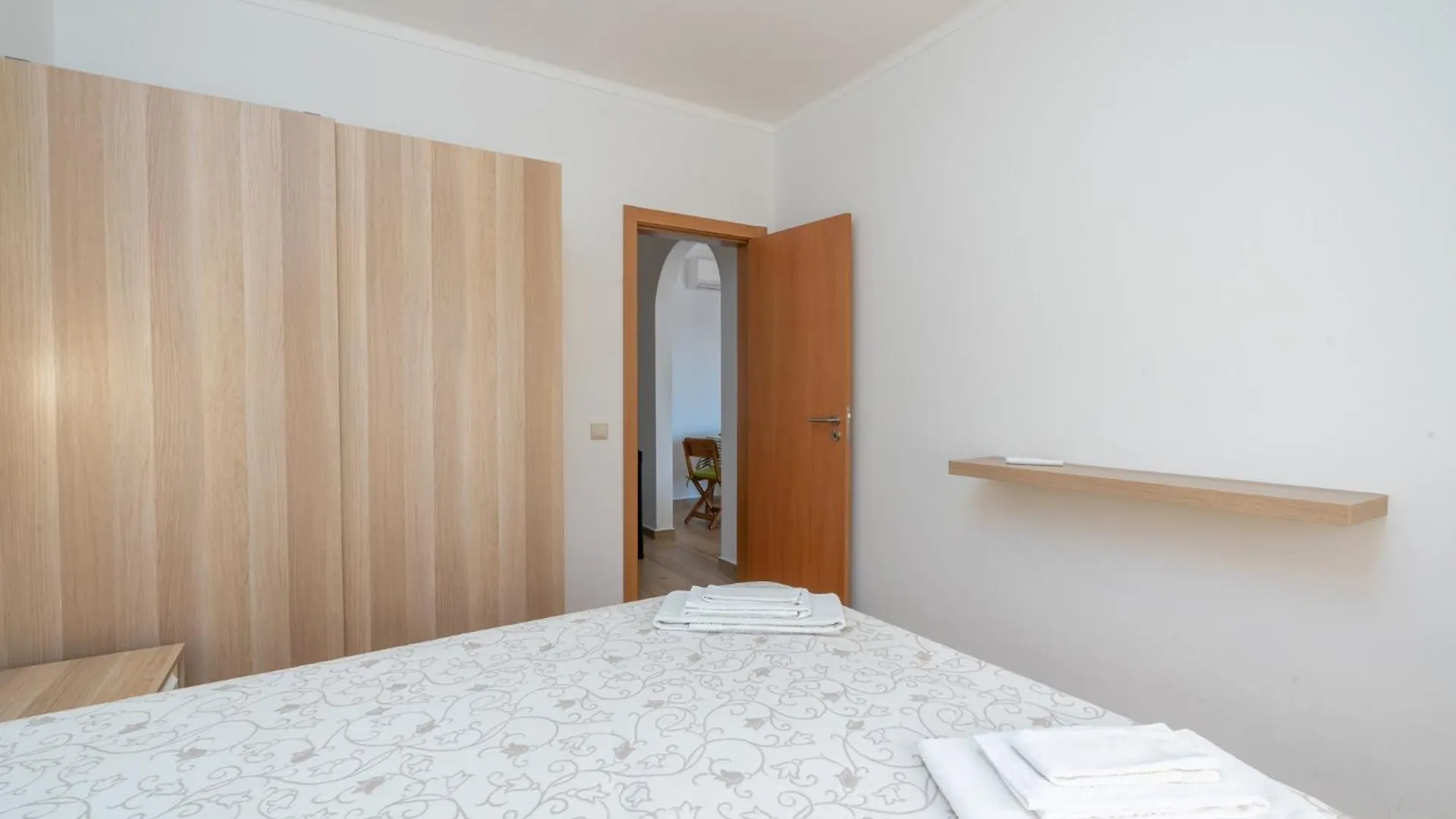 Recently Renovated Apartments With Pool And Wi-Fi Армасан-де-Пера