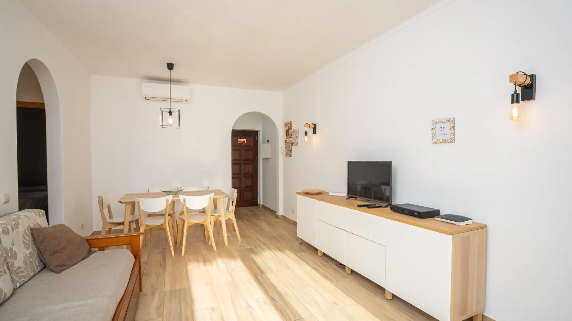 Recently Renovated Apartments With Pool And Wi-Fi Армасан-де-Пера Португалия