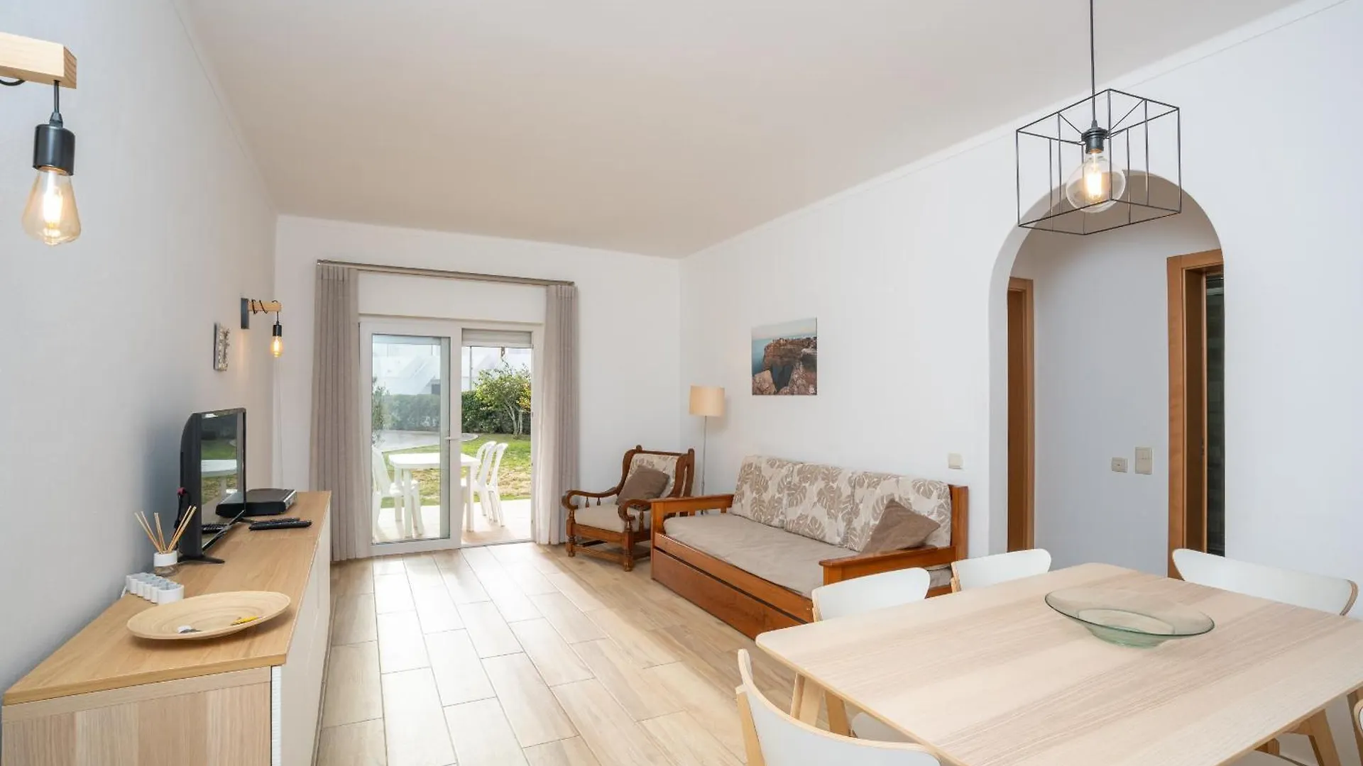 Recently Renovated Apartments With Pool And Wi-Fi Армасан-де-Пера