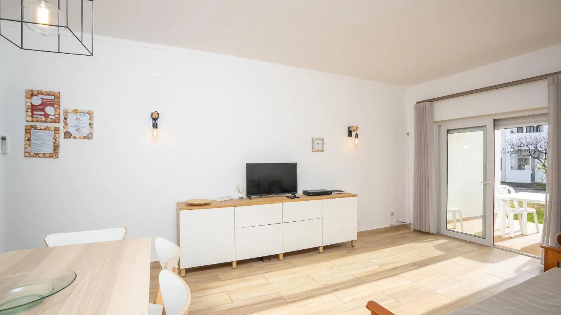 Recently Renovated Apartments With Pool And Wi-Fi Армасан-де-Пера